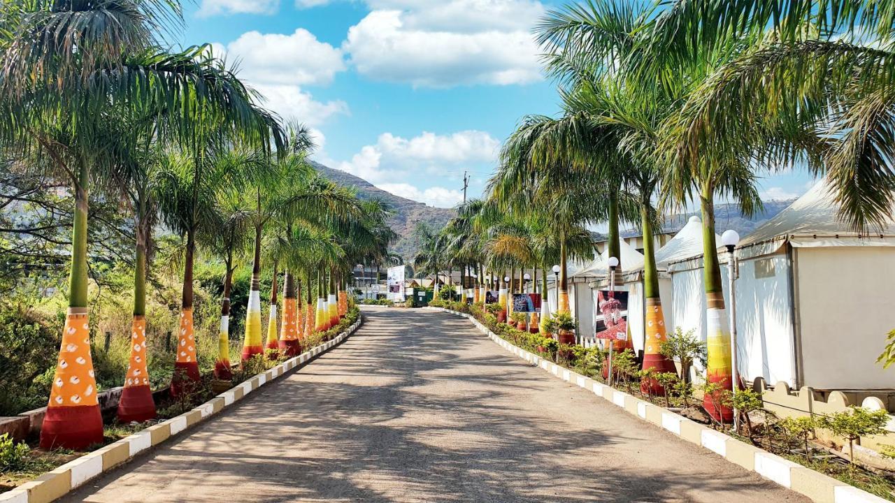 Rainforest Resort And Spa, Igatpuri Buitenkant foto